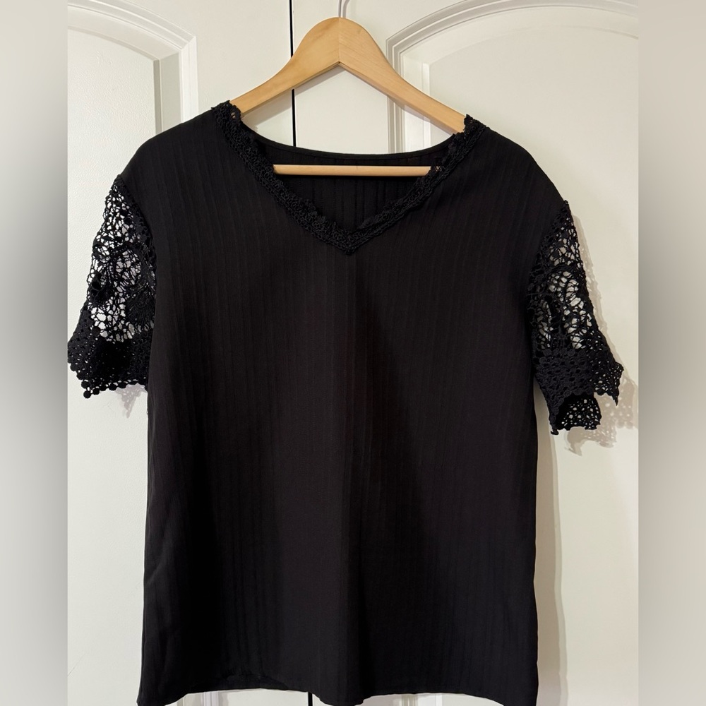 Elegant Black Lace Sleeve Women's Top